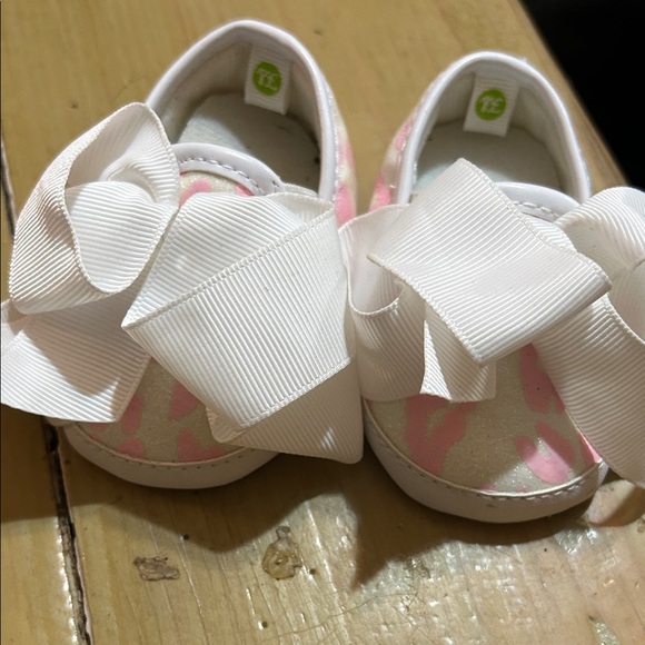 Other - White and Pink Kids Shoes with Bow
